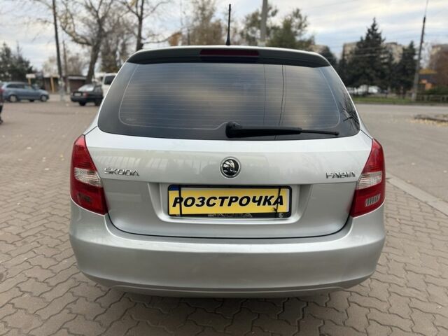 Серый Шкода Фабия, объемом двигателя 1.4 л и пробегом 180 тыс. км за 5750 $, фото 5 на Automoto.ua