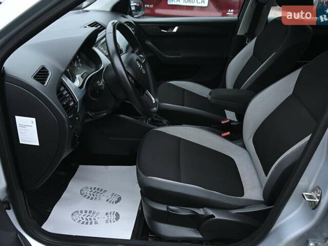 Серый Шкода Фабия, объемом двигателя 1.4 л и пробегом 238 тыс. км за 8400 $, фото 18 на Automoto.ua