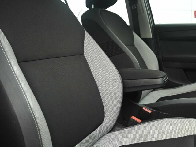 Шкода Фабия 2015 в Бердичеве на Automoto.ua Серый Шкода Фабия, объемом двигателя 1.4 л и пробегом 237 тыс. км за 8500 $, фото 21 на Automoto.ua