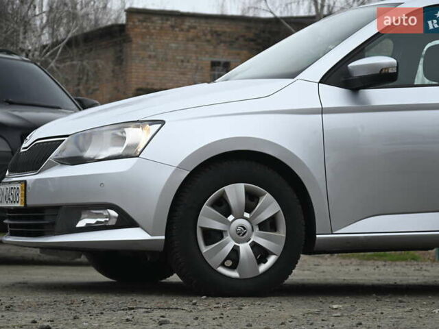Серый Шкода Фабия, объемом двигателя 1.4 л и пробегом 238 тыс. км за 8400 $, фото 5 на Automoto.ua