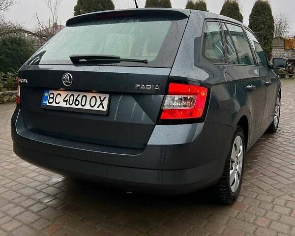 Серый Шкода Фабия, объемом двигателя 1.42 л и пробегом 275 тыс. км за 7600 $, фото 4 на Automoto.ua