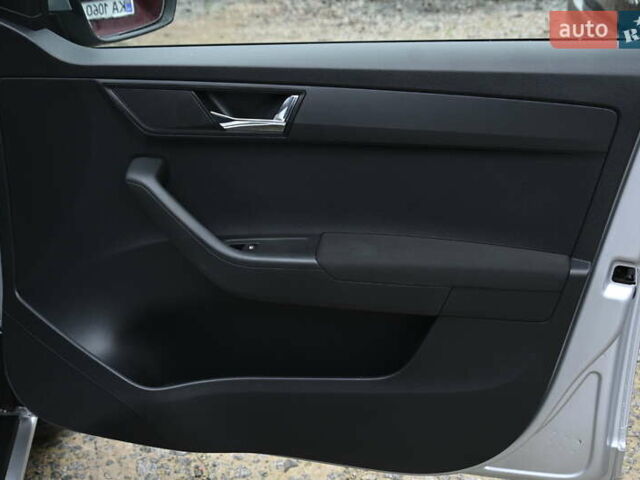 Серый Шкода Фабия, объемом двигателя 1.4 л и пробегом 238 тыс. км за 8400 $, фото 31 на Automoto.ua