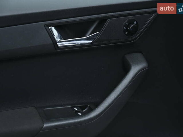 Серый Шкода Фабия, объемом двигателя 1.4 л и пробегом 238 тыс. км за 8400 $, фото 16 на Automoto.ua