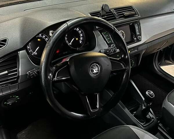 Серый Шкода Фабия, объемом двигателя 1.42 л и пробегом 275 тыс. км за 7600 $, фото 8 на Automoto.ua