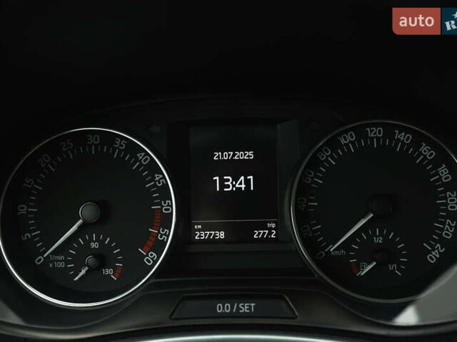 Сірий Шкода Фабія, об'ємом двигуна 1.4 л та пробігом 237 тис. км за 8800 $, фото 15 на Automoto.ua