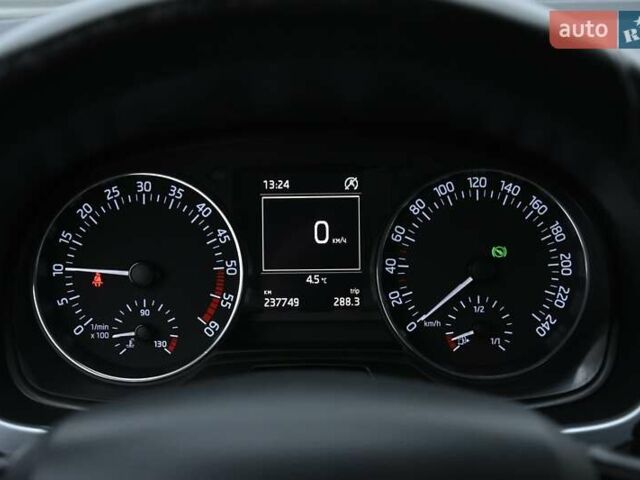 Серый Шкода Фабия, объемом двигателя 1.4 л и пробегом 238 тыс. км за 8400 $, фото 19 на Automoto.ua