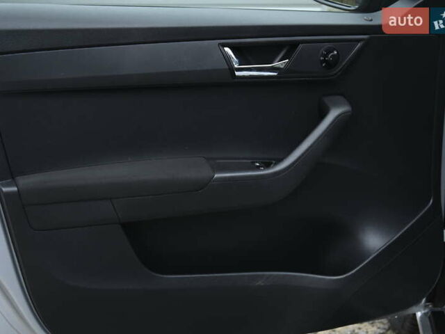 Серый Шкода Фабия, объемом двигателя 1.4 л и пробегом 238 тыс. км за 8400 $, фото 15 на Automoto.ua