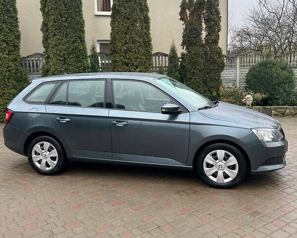 Серый Шкода Фабия, объемом двигателя 1.42 л и пробегом 275 тыс. км за 7600 $, фото 6 на Automoto.ua