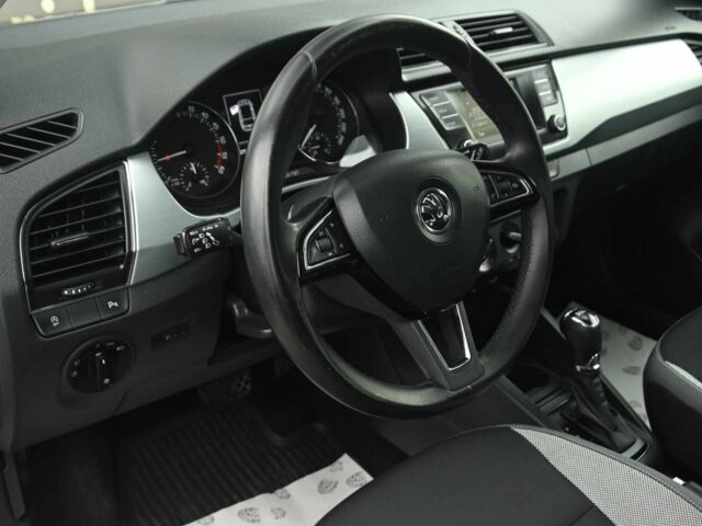 Шкода Фабия 2015 в Бердичеве на Automoto.ua Серый Шкода Фабия, объемом двигателя 1.4 л и пробегом 237 тыс. км за 8500 $, фото 9 на Automoto.ua