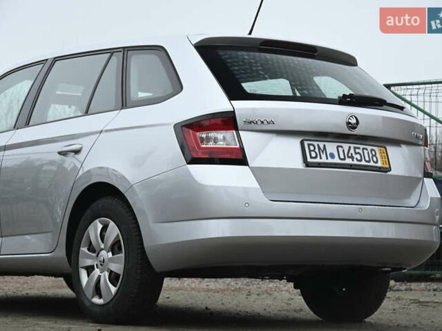 Серый Шкода Фабия, объемом двигателя 1.4 л и пробегом 238 тыс. км за 8400 $, фото 9 на Automoto.ua