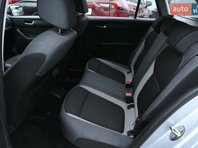 Серый Шкода Фабия, объемом двигателя 1.4 л и пробегом 238 тыс. км за 8400 $, фото 25 на Automoto.ua