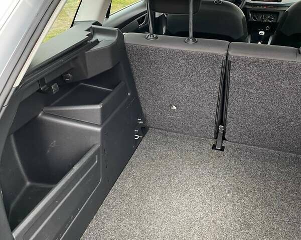 Сірий Шкода Фабія, об'ємом двигуна 1.2 л та пробігом 148 тис. км за 7800 $, фото 20 на Automoto.ua