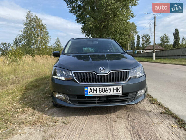 Сірий Шкода Фабія, об'ємом двигуна 1.42 л та пробігом 193 тис. км за 8900 $, фото 2 на Automoto.ua