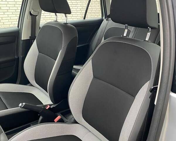 Сірий Шкода Фабія, об'ємом двигуна 1.2 л та пробігом 148 тис. км за 7800 $, фото 15 на Automoto.ua