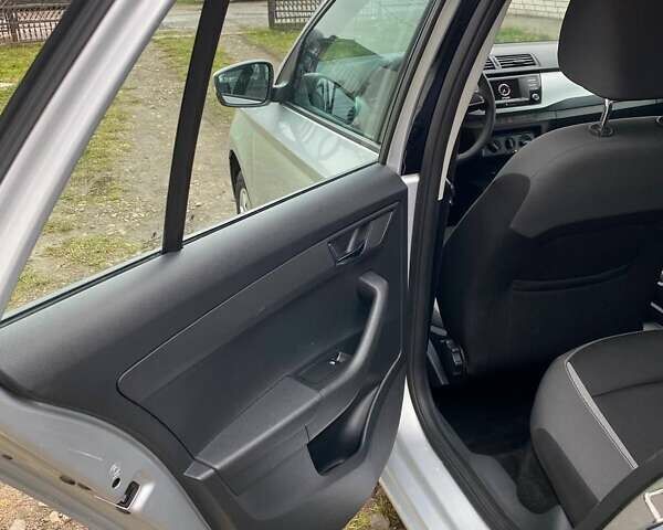 Сірий Шкода Фабія, об'ємом двигуна 1.2 л та пробігом 148 тис. км за 7800 $, фото 18 на Automoto.ua
