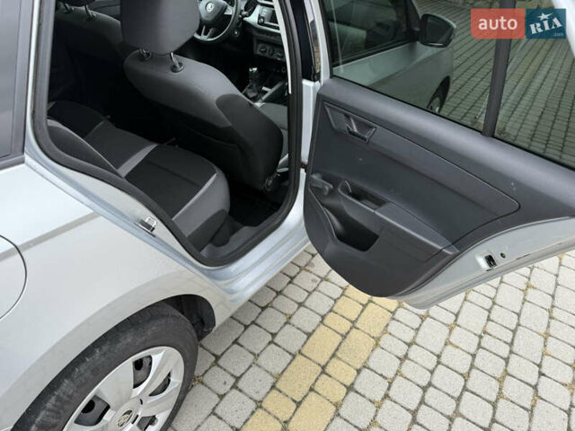 Серый Шкода Фабия, объемом двигателя 1.42 л и пробегом 291 тыс. км за 7999 $, фото 19 на Automoto.ua