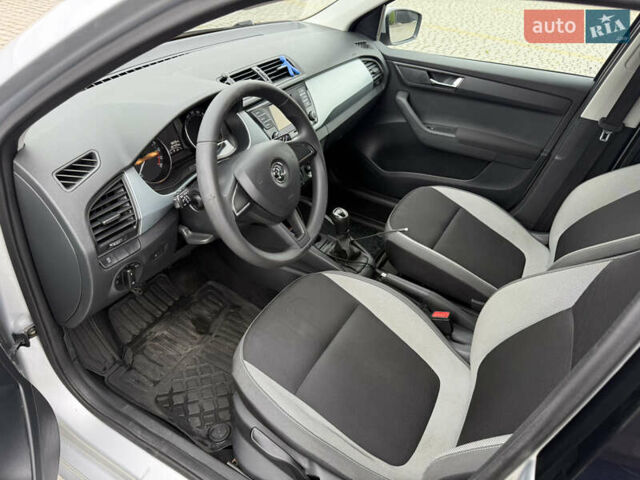 Серый Шкода Фабия, объемом двигателя 1.42 л и пробегом 291 тыс. км за 7999 $, фото 8 на Automoto.ua