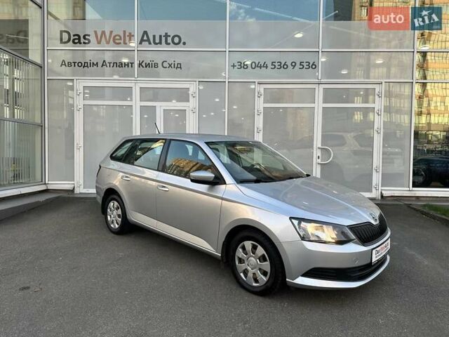 Серый Шкода Фабия, объемом двигателя 1 л и пробегом 135 тыс. км за 7500 $, фото 2 на Automoto.ua