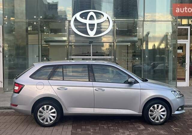 Сірий Шкода Фабія, об'ємом двигуна 1.6 л та пробігом 52 тис. км за 14854 $, фото 15 на Automoto.ua