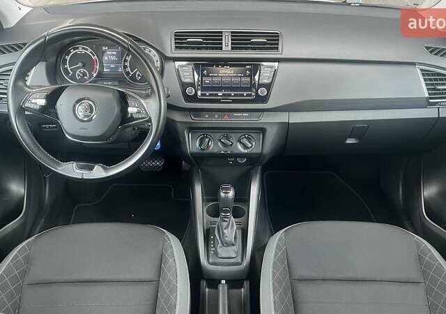 Сірий Шкода Фабія, об'ємом двигуна 1.6 л та пробігом 52 тис. км за 14854 $, фото 7 на Automoto.ua