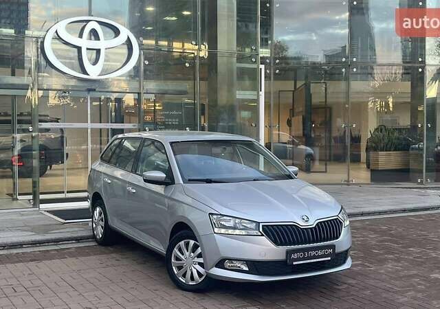 Сірий Шкода Фабія, об'ємом двигуна 1.6 л та пробігом 52 тис. км за 14854 $, фото 17 на Automoto.ua