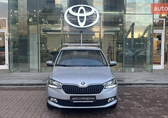 Сірий Шкода Фабія, об'ємом двигуна 1.6 л та пробігом 52 тис. км за 14854 $, фото 4 на Automoto.ua