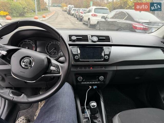 Серый Шкода Фабия, объемом двигателя 1 л и пробегом 71 тыс. км за 11400 $, фото 14 на Automoto.ua