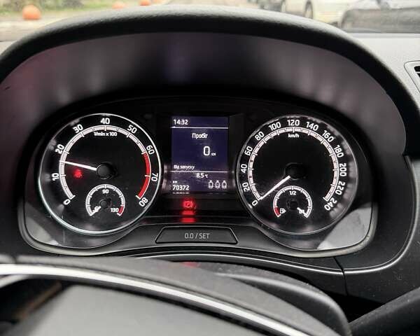 Серый Шкода Фабия, объемом двигателя 1 л и пробегом 70 тыс. км за 11700 $, фото 1 на Automoto.ua