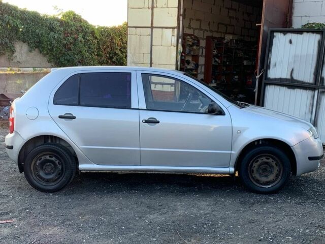 Серый Шкода Фабия, объемом двигателя 1.4 л и пробегом 350 тыс. км за 2800 $, фото 2 на Automoto.ua