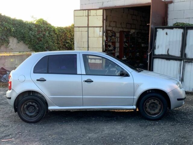 Серый Шкода Фабия, объемом двигателя 1.4 л и пробегом 350 тыс. км за 2800 $, фото 4 на Automoto.ua