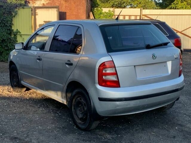 Серый Шкода Фабия, объемом двигателя 1.4 л и пробегом 350 тыс. км за 2800 $, фото 3 на Automoto.ua