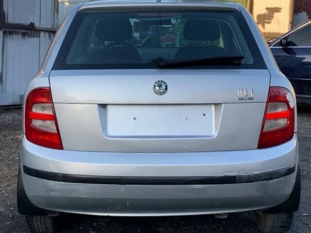 Серый Шкода Фабия, объемом двигателя 1.4 л и пробегом 350 тыс. км за 2800 $, фото 1 на Automoto.ua