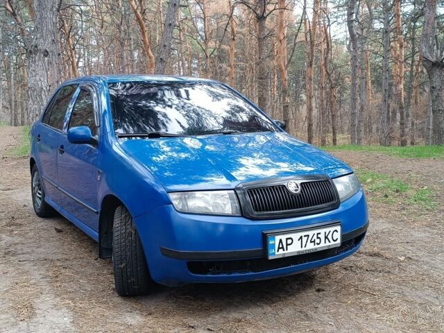 Синий Шкода Фабия, объемом двигателя 1.4 л и пробегом 300 тыс. км за 3500 $, фото 1 на Automoto.ua