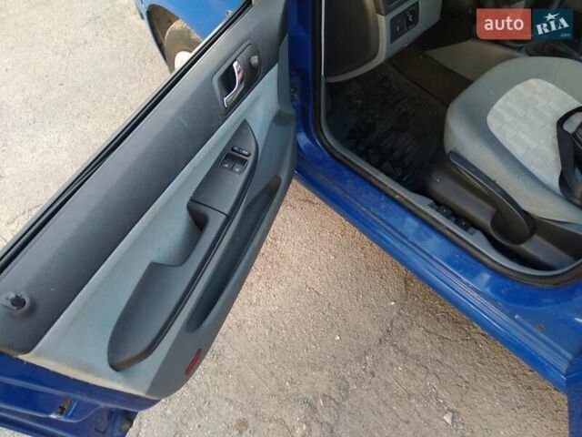 Синій Шкода Фабія, об'ємом двигуна 1.4 л та пробігом 248 тис. км за 3500 $, фото 6 на Automoto.ua