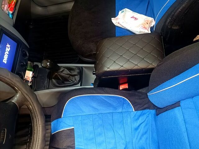 Синій Шкода Фабія, об'ємом двигуна 1.4 л та пробігом 280 тис. км за 2880 $, фото 5 на Automoto.ua