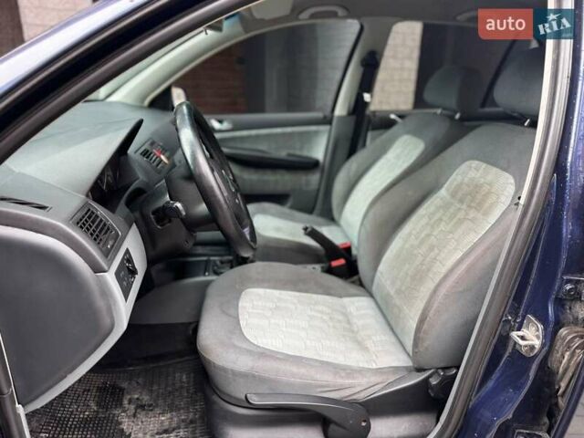 Синій Шкода Фабія, об'ємом двигуна 1.4 л та пробігом 352 тис. км за 2150 $, фото 20 на Automoto.ua