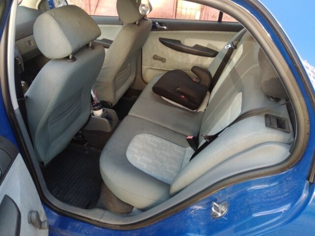 Синій Шкода Фабія, об'ємом двигуна 1.4 л та пробігом 250 тис. км за 2850 $, фото 5 на Automoto.ua