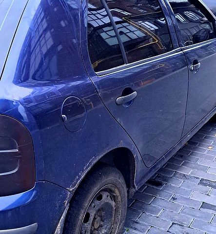 Синій Шкода Фабія, об'ємом двигуна 1.4 л та пробігом 480 тис. км за 2500 $, фото 2 на Automoto.ua