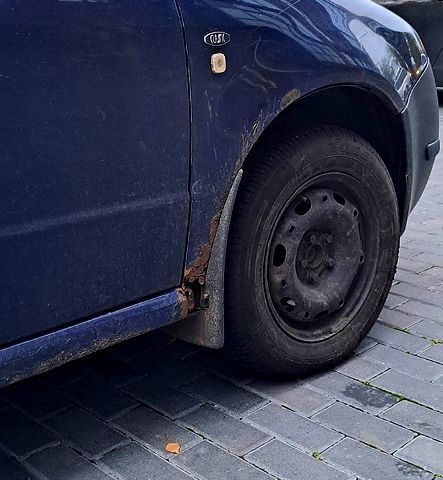 Синій Шкода Фабія, об'ємом двигуна 1.4 л та пробігом 480 тис. км за 2500 $, фото 5 на Automoto.ua