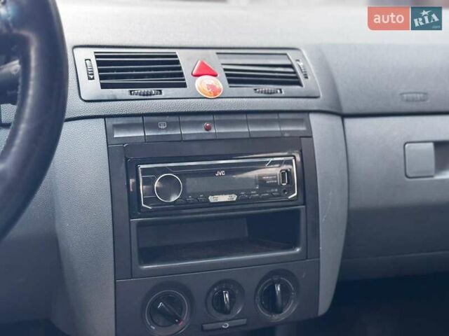 Синій Шкода Фабія, об'ємом двигуна 1.4 л та пробігом 352 тис. км за 2150 $, фото 30 на Automoto.ua