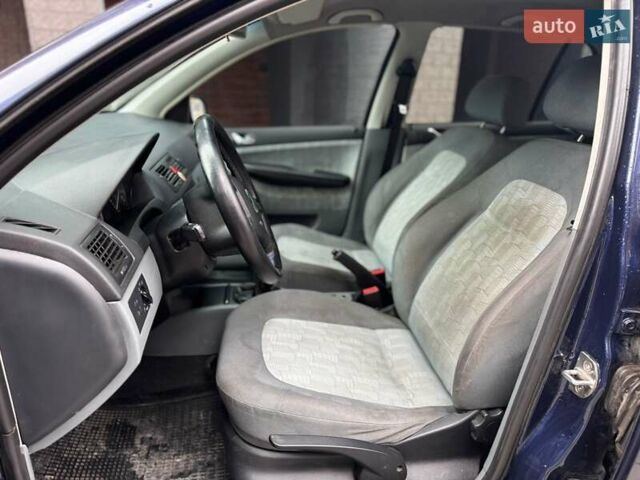 Синій Шкода Фабія, об'ємом двигуна 1.4 л та пробігом 352 тис. км за 2150 $, фото 21 на Automoto.ua