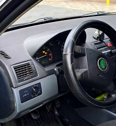 Синій Шкода Фабія, об'ємом двигуна 1.4 л та пробігом 480 тис. км за 2500 $, фото 7 на Automoto.ua