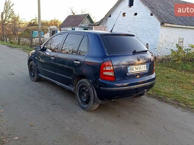 Синій Шкода Фабія, об'ємом двигуна 1.4 л та пробігом 300 тис. км за 1980 $, фото 1 на Automoto.ua