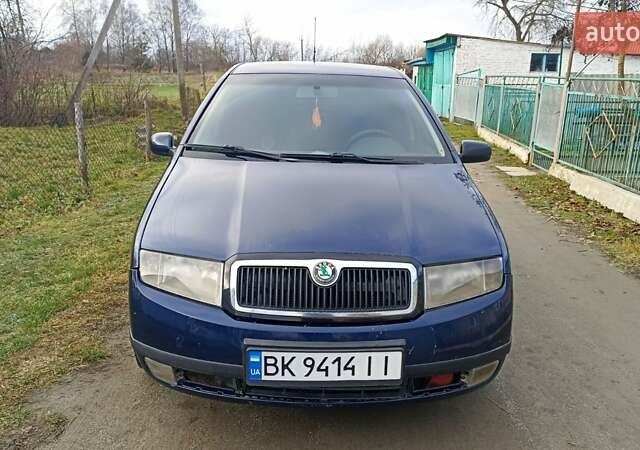 Синий Шкода Фабия, объемом двигателя 1.4 л и пробегом 300 тыс. км за 1980 $, фото 4 на Automoto.ua