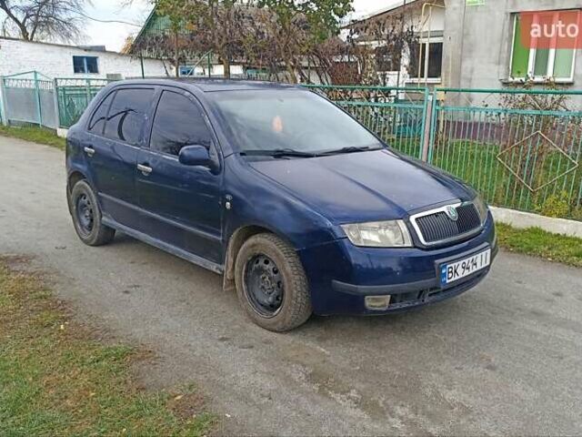 Синій Шкода Фабія, об'ємом двигуна 1.4 л та пробігом 300 тис. км за 1950 $, фото 2 на Automoto.ua