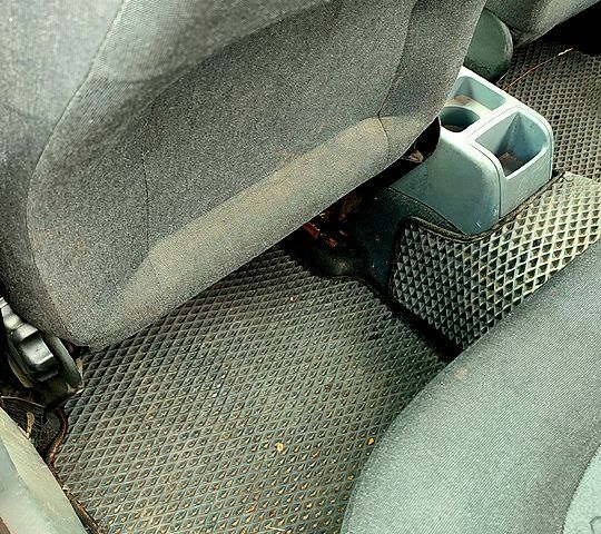 Синий Шкода Фабия, объемом двигателя 1.4 л и пробегом 206 тыс. км за 4000 $, фото 1 на Automoto.ua