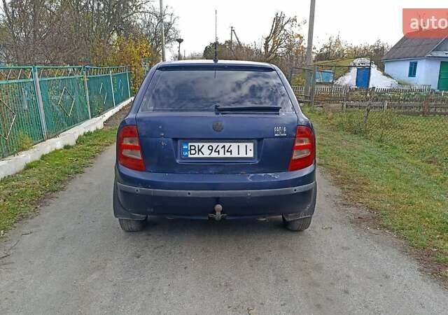 Синій Шкода Фабія, об'ємом двигуна 1.4 л та пробігом 300 тис. км за 1999 $, фото 5 на Automoto.ua