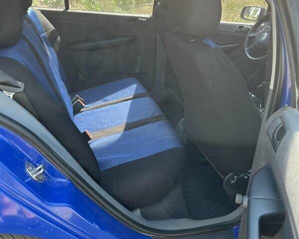 Синій Шкода Фабія, об'ємом двигуна 1.4 л та пробігом 180 тис. км за 4200 $, фото 11 на Automoto.ua