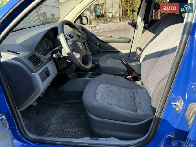 Синій Шкода Фабія, об'ємом двигуна 1.4 л та пробігом 188 тис. км за 3800 $, фото 11 на Automoto.ua