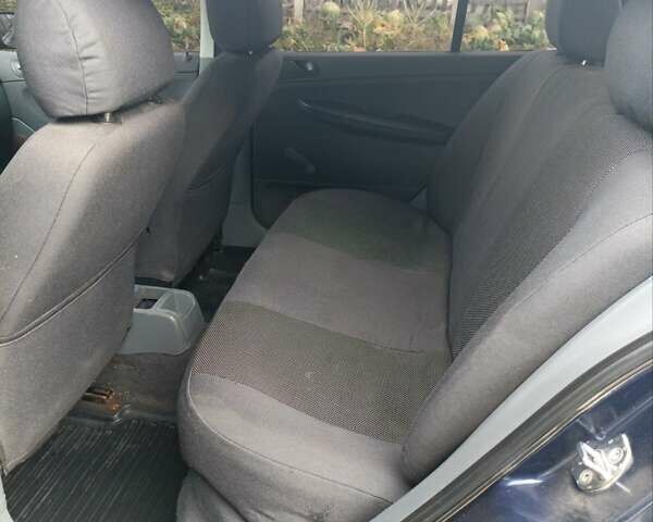 Синій Шкода Фабія, об'ємом двигуна 1.4 л та пробігом 300 тис. км за 1999 $, фото 7 на Automoto.ua